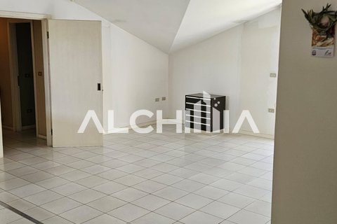 Rif. KS-V012 - Appartamento al 3' piano mansardato da ristrutturare Dogana