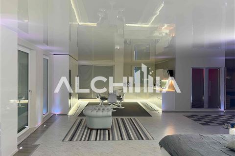 Rif. KS-V099 Splendido loft  insonorizzato zona Serravalle