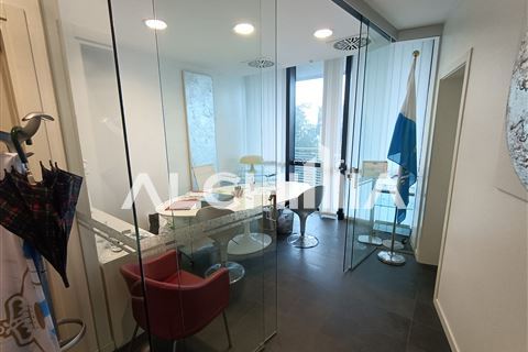 Rif. KS-V169b Ufficio di 41 mq con 25 mq di terrazzi al 2° piano circa Dogana