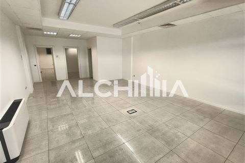 KS-AF163 Affittasi negozio con magazzino di complessivi mq. 108 Dogana